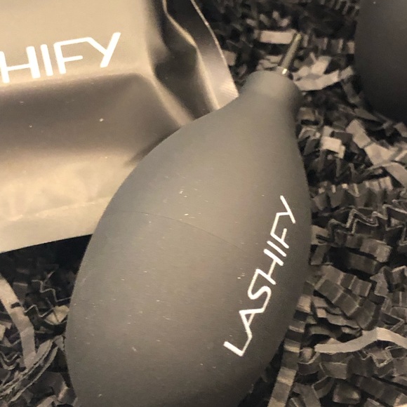 Lashify Luxe Kit - Picture 5 of 10